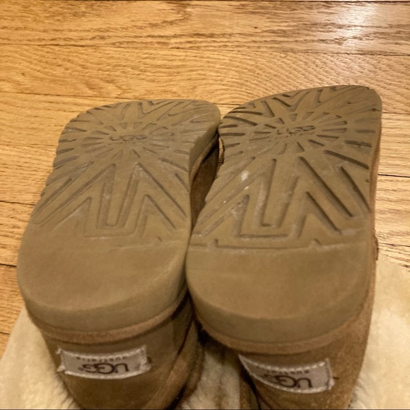 🚫DONATED🚫 Woman’s Ugg Classic Tall - Picture 12 of 13